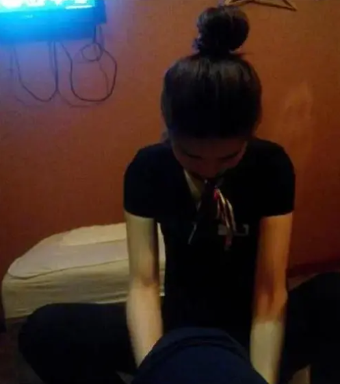 为什么男人足浴时总喜欢问技师的过去