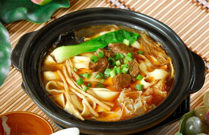 什么菜用砂锅做 v2-3c6241eca1b573c32a670bf21ae102ae_1440w.jpg