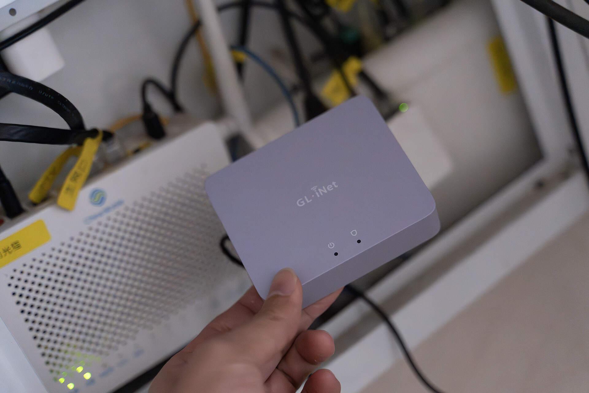 不只是路由器：GL-MT5000，一台全能的家庭安全网关，OpenWrt、2.5G、Docker、轻NAS 全覆盖 - 知乎
