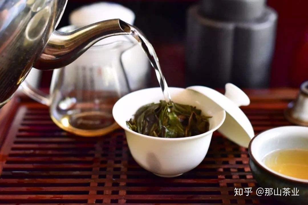 明清以来一直是主导性的饮茶方法,主要源自唐代"淹泡"和宋代的"撮泡"