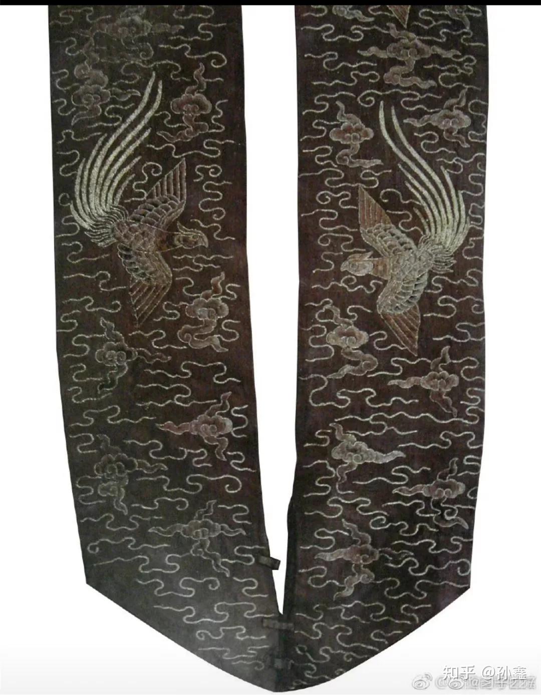 明代各种器物上的翟纹(图源见水印)了解这些神鸟的外形后,再来看看