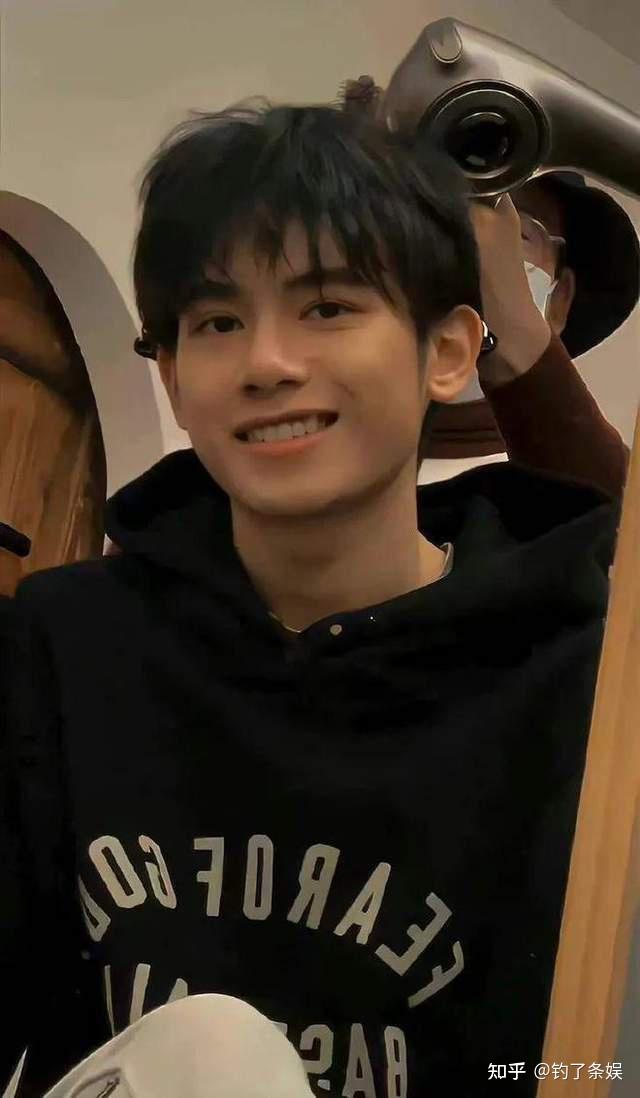 同样是《花少》导游,为何胡先煦比王安宇更吃香? - 知乎