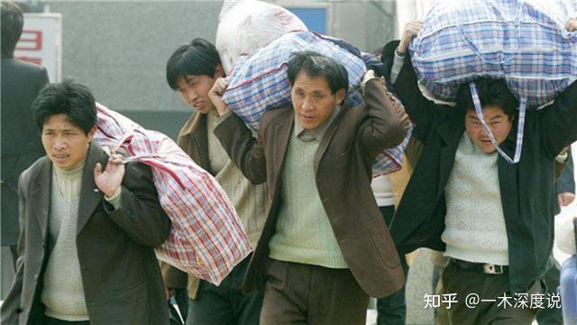 穷人定律:越是贫穷的人,越喜欢在3个方面"努力",富人却笑而不语