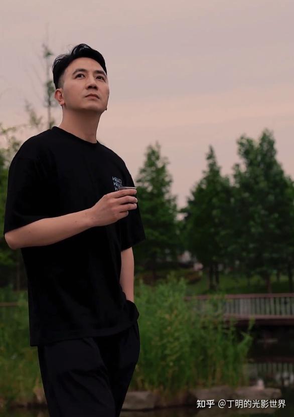 根据曾经在纵火案中帮莫焕晶辩护的党琳山律师爆料,林生斌的文化程度