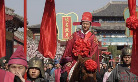 在古代的时候,那些山贼为什么不打劫进京赶考的书生呢?