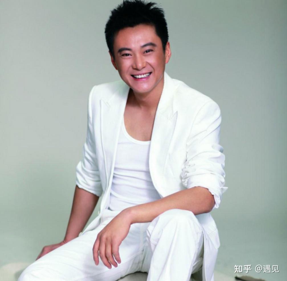 王斑在娱乐圈里不红,是因为他在另一个圈子里,正红得发紫 - 知乎