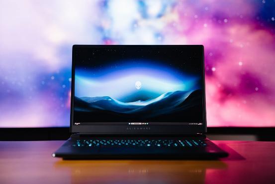 用Alienware外星人18 Area-51游戏本玩《明日方舟:终末地》,会是什么样的体验?