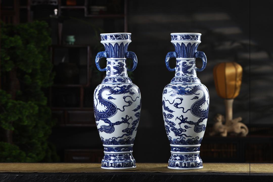 一对改变中国陶瓷史的瓷瓶|青花云龙纹象耳对瓶- 知乎 一对改变中国陶瓷史的瓷瓶|青花云龙纹象耳对瓶- 知乎