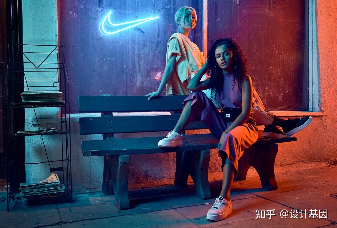 主要突出了耐克的标志,在取景和人物形象上没有太多的要求,而从不同的