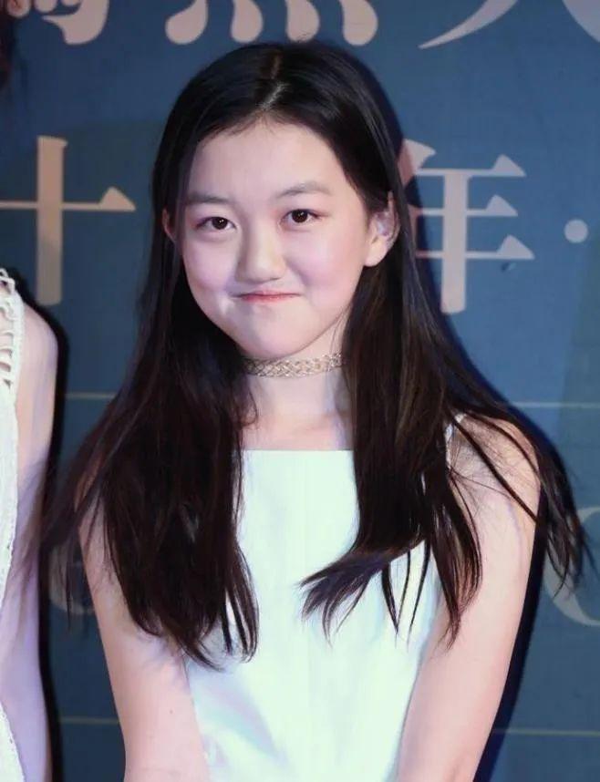 汪峰18岁女儿晒绝美身材被骂谁允许你这么性感的