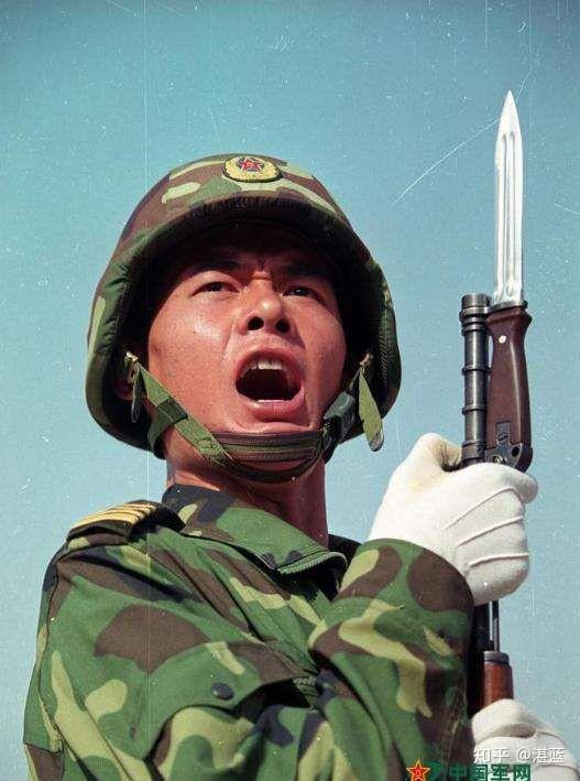 利刃出鞘！从81式到95式，中国军用刺刀的发展已走向世界前列 - 知乎