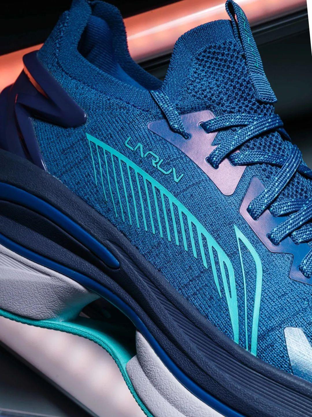 李宁又有秘密武器这双吾适5s跑鞋究竟强在哪里