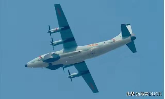 空军的第二代远程电子侦察干扰机,主要用于取代老式的轰电-6电子干扰