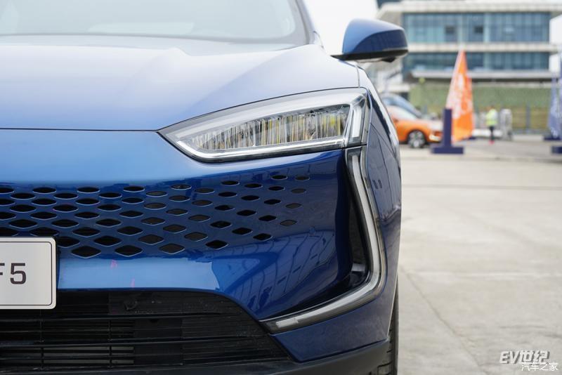 一台没有续航里程焦虑的电动车试驾赛力斯sf5增程版