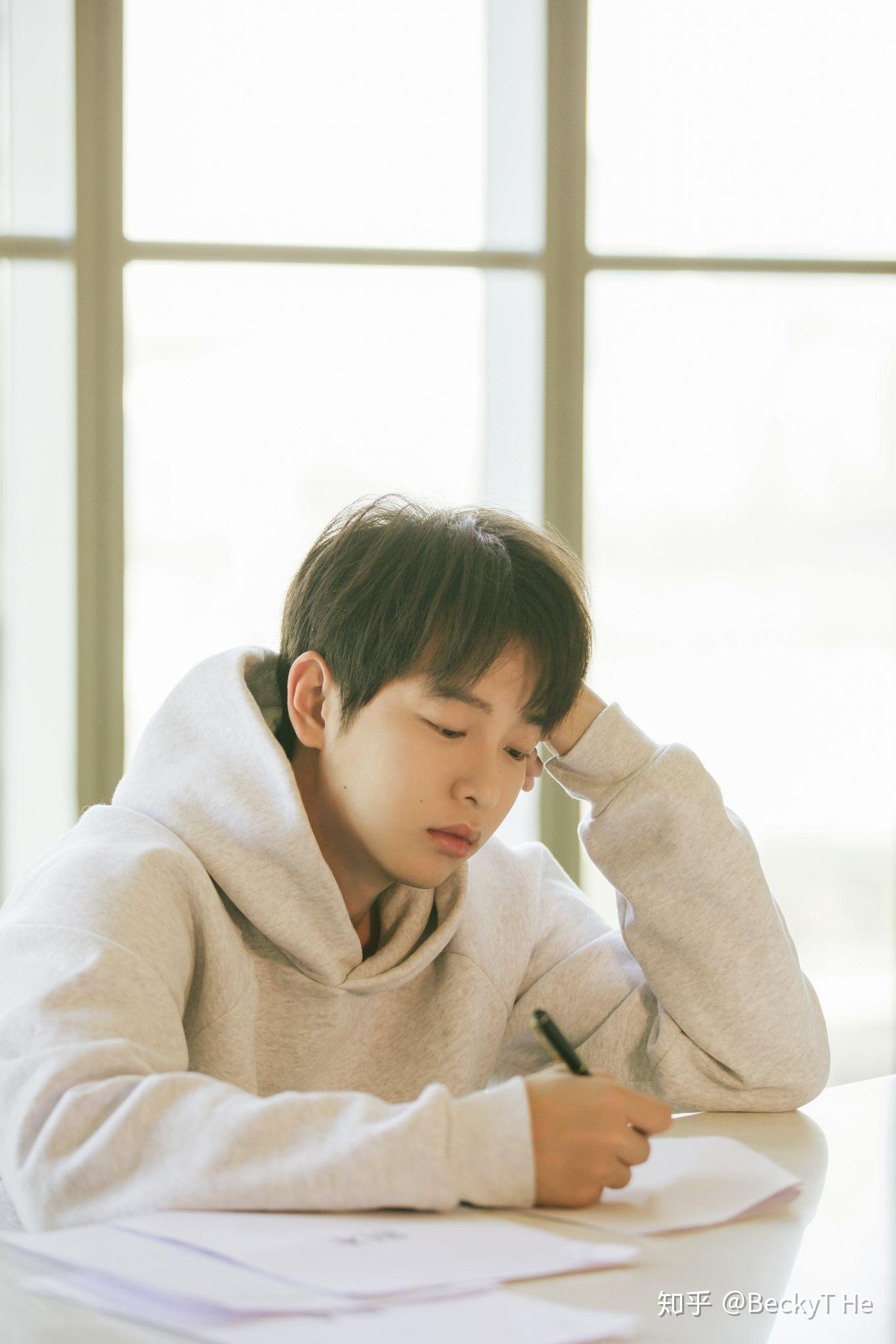 有哪些彭昱畅的帅气照片