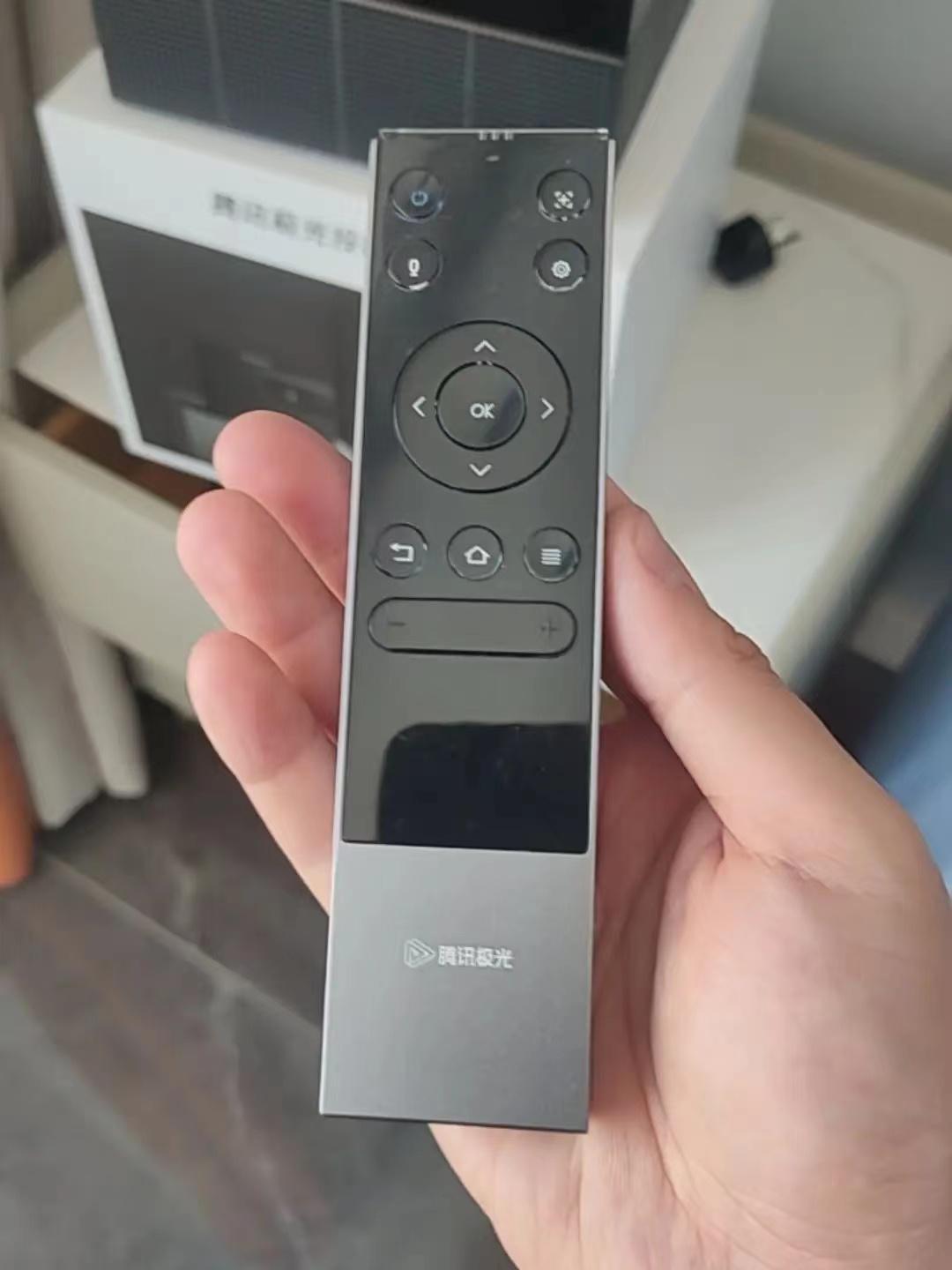 2022年最值得入手的家用投影仪腾讯极光投影p2