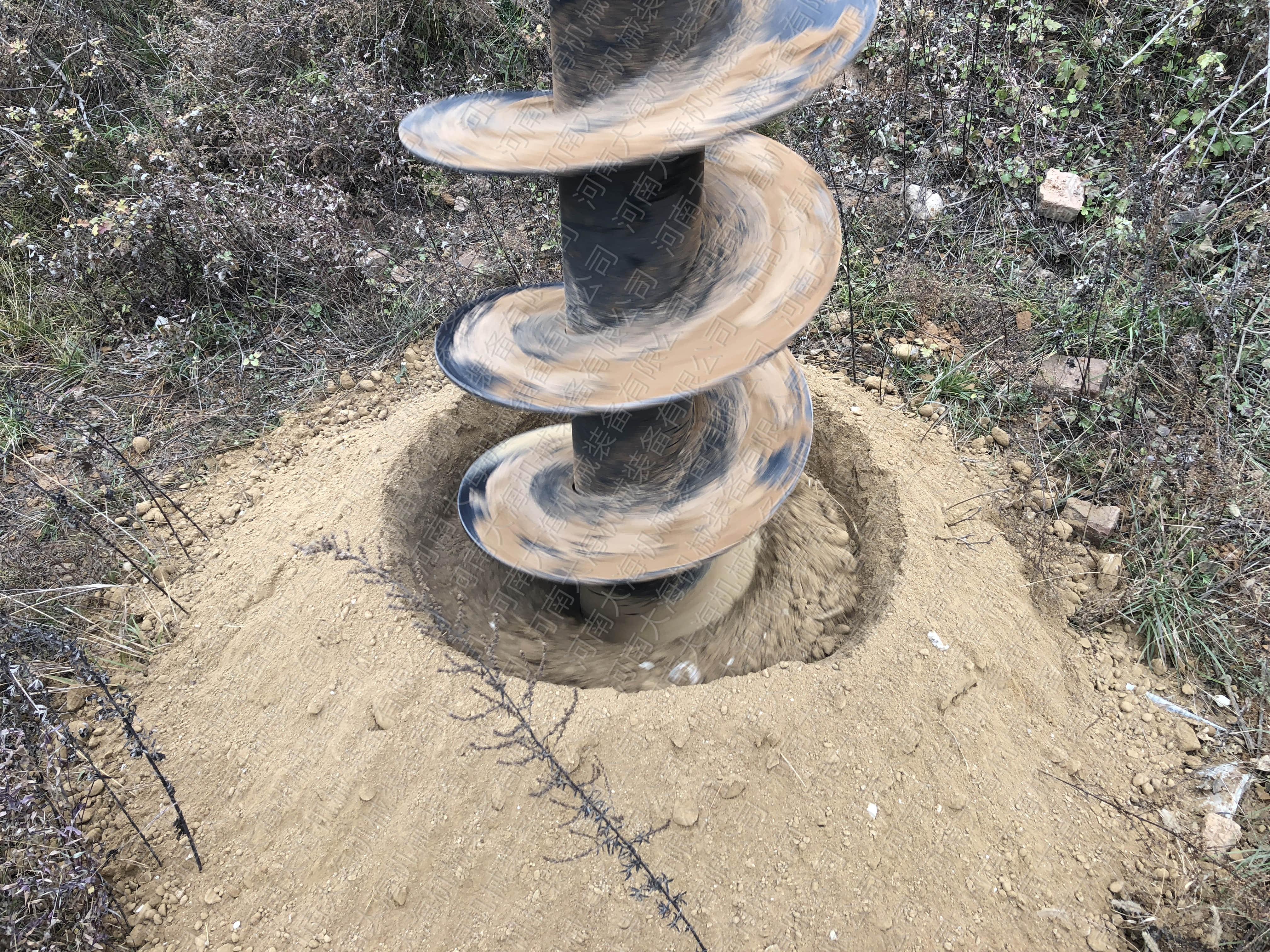 适合黑龙江地区冻土挖坑机钻头的种类