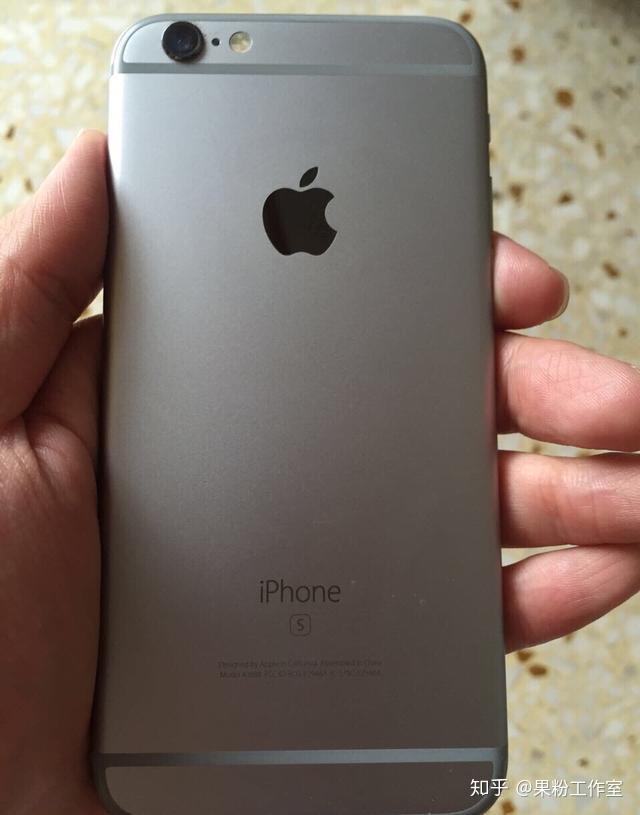 67iphone 6s是苹果的第一款搭载3d touch功能的手机,这也是第一款