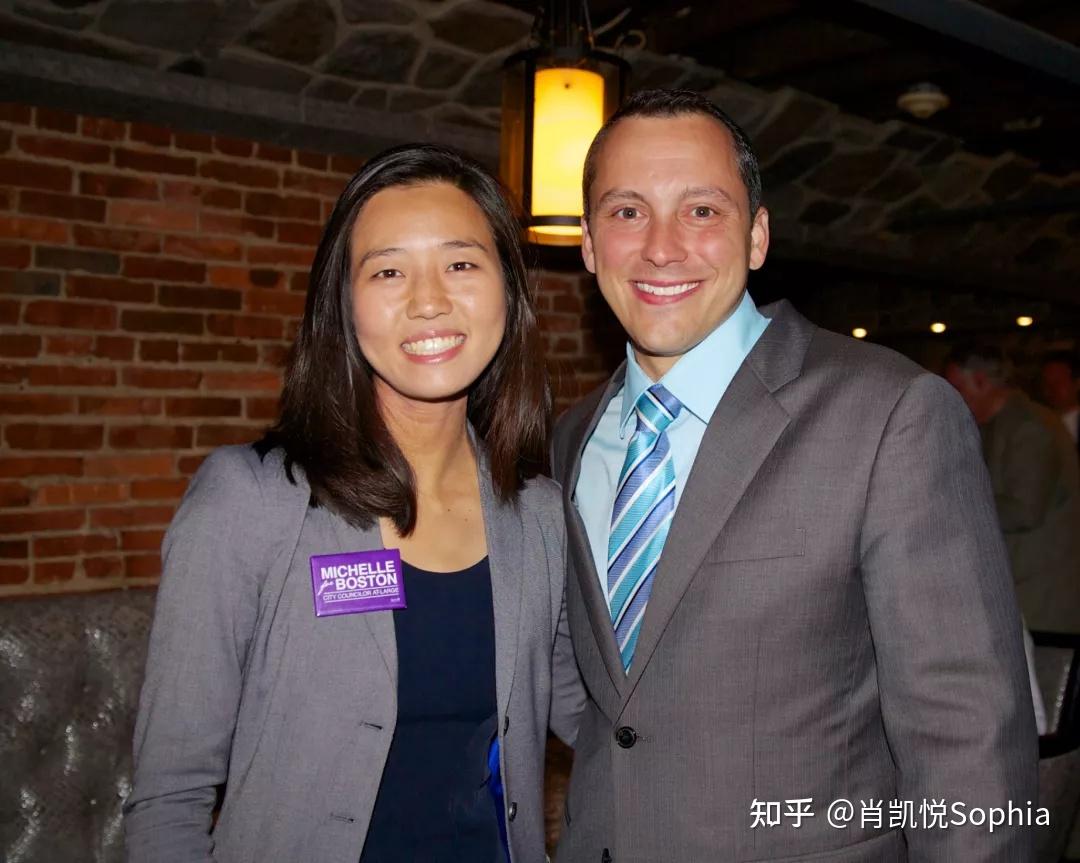 没多久,吴弭便回到芝加哥老家,照顾精神出现问题的妈妈,跟 10 岁,15