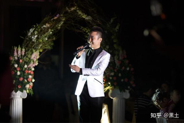 主持人活跃气氛的话术 2021婚礼活跃气氛的话术 重庆司仪主持培训