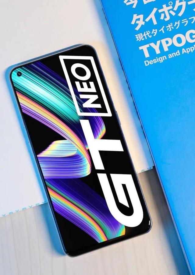 realme破圈玩转boxlogo真我gtneo晋升潮酷青年最想拥有的大热单品