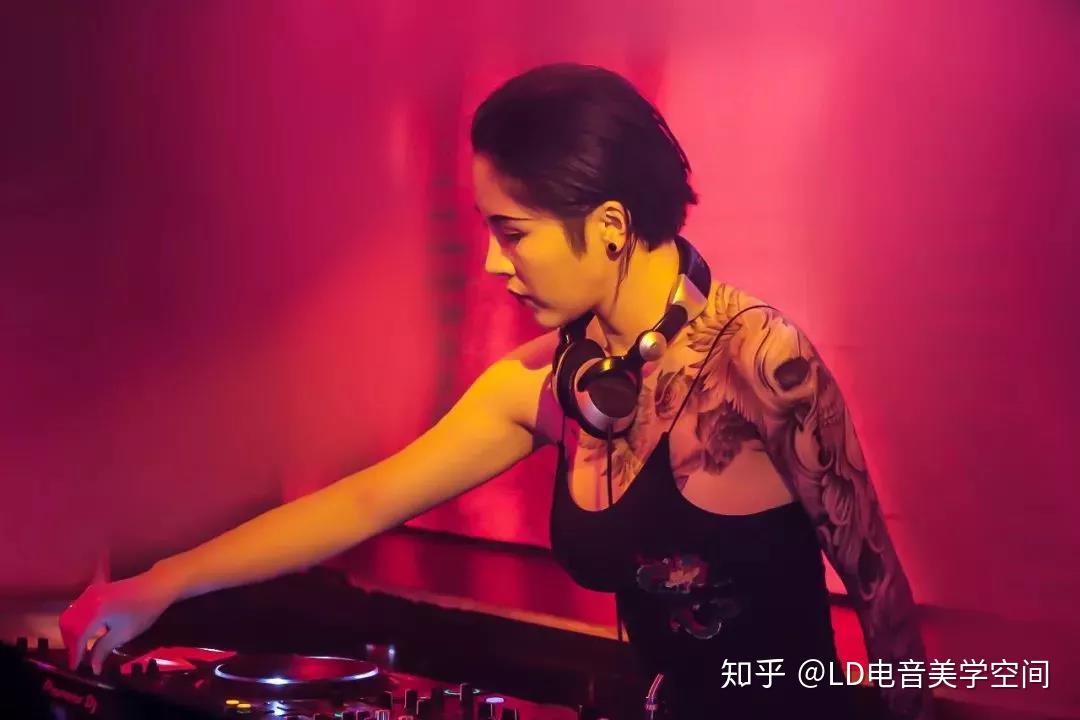 1122mars潮饮之夜电子精灵djlexy邀你一起点燃黑夜