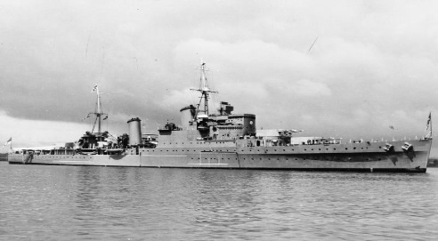 受到强烈刺激的英国海军也于1934-1936年间将"南安普敦"级轻巡洋舰