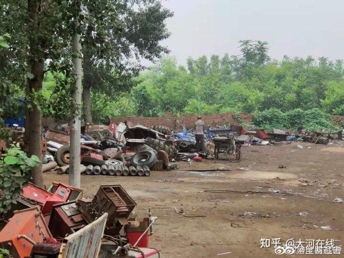 河北省邯郸市鸡泽县浮图店镇焦佐村汽车拆解厂存在严重污染