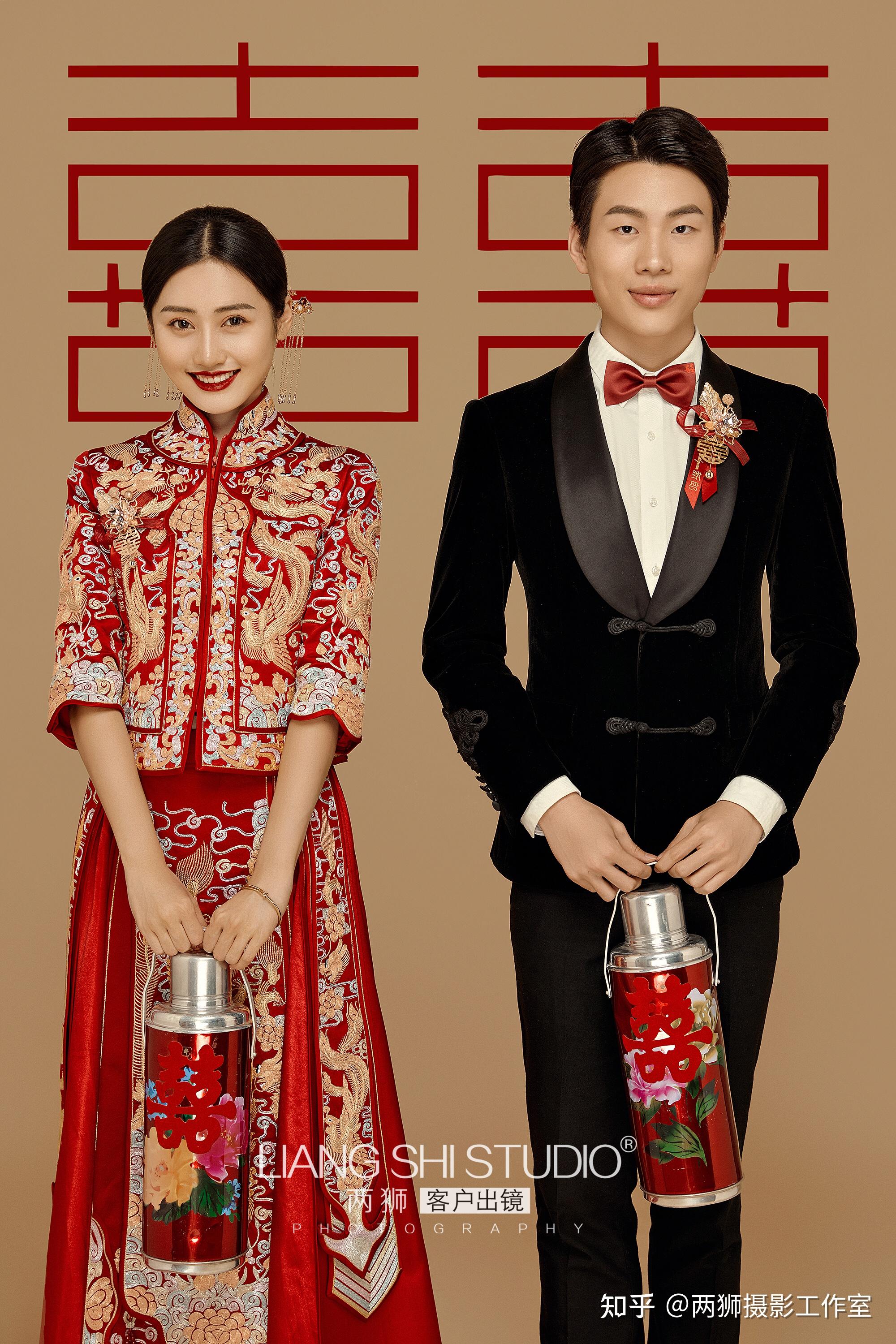 穿着中式嫁衣嫁给爱情浓郁古典气息的秀禾服一组很出片的中式婚纱照