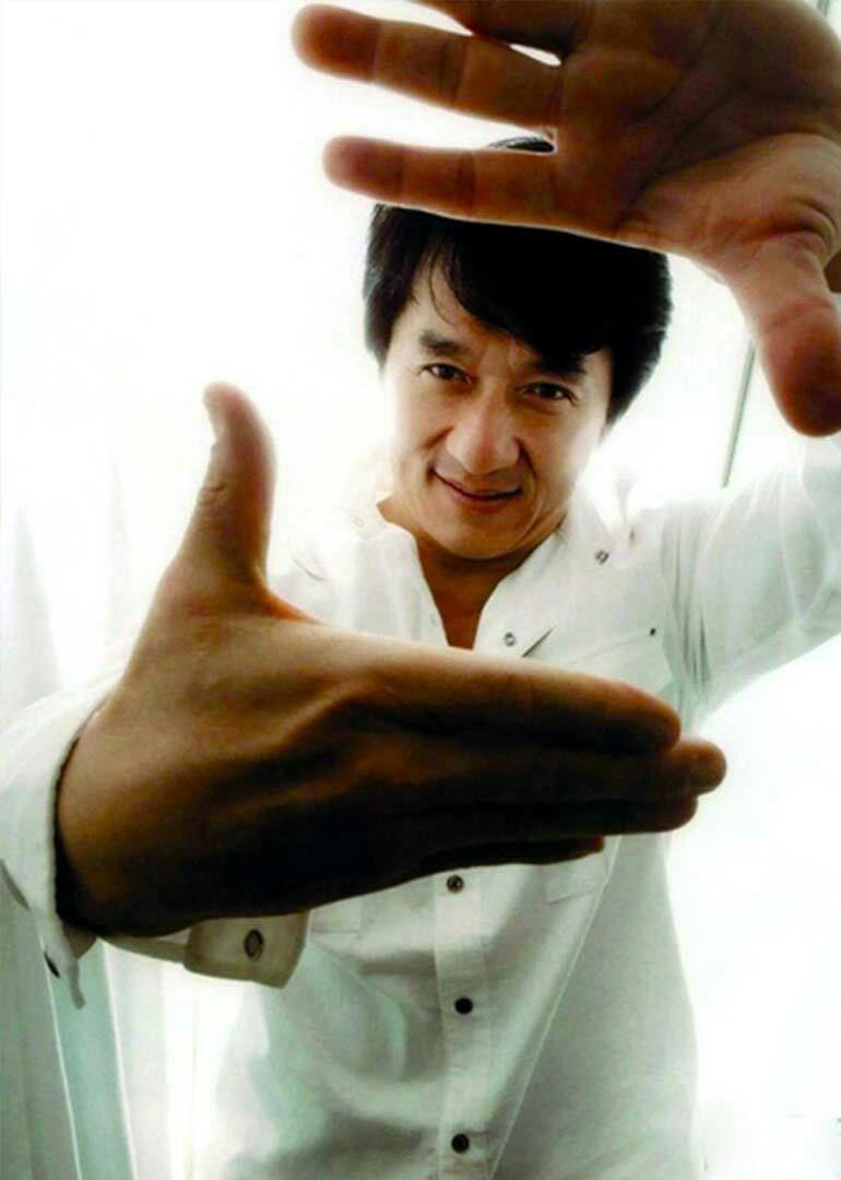 Джеки чан фото. Джеки чан песня. Джеки чан поет. Трек джеки чан. Джеки чан седой.