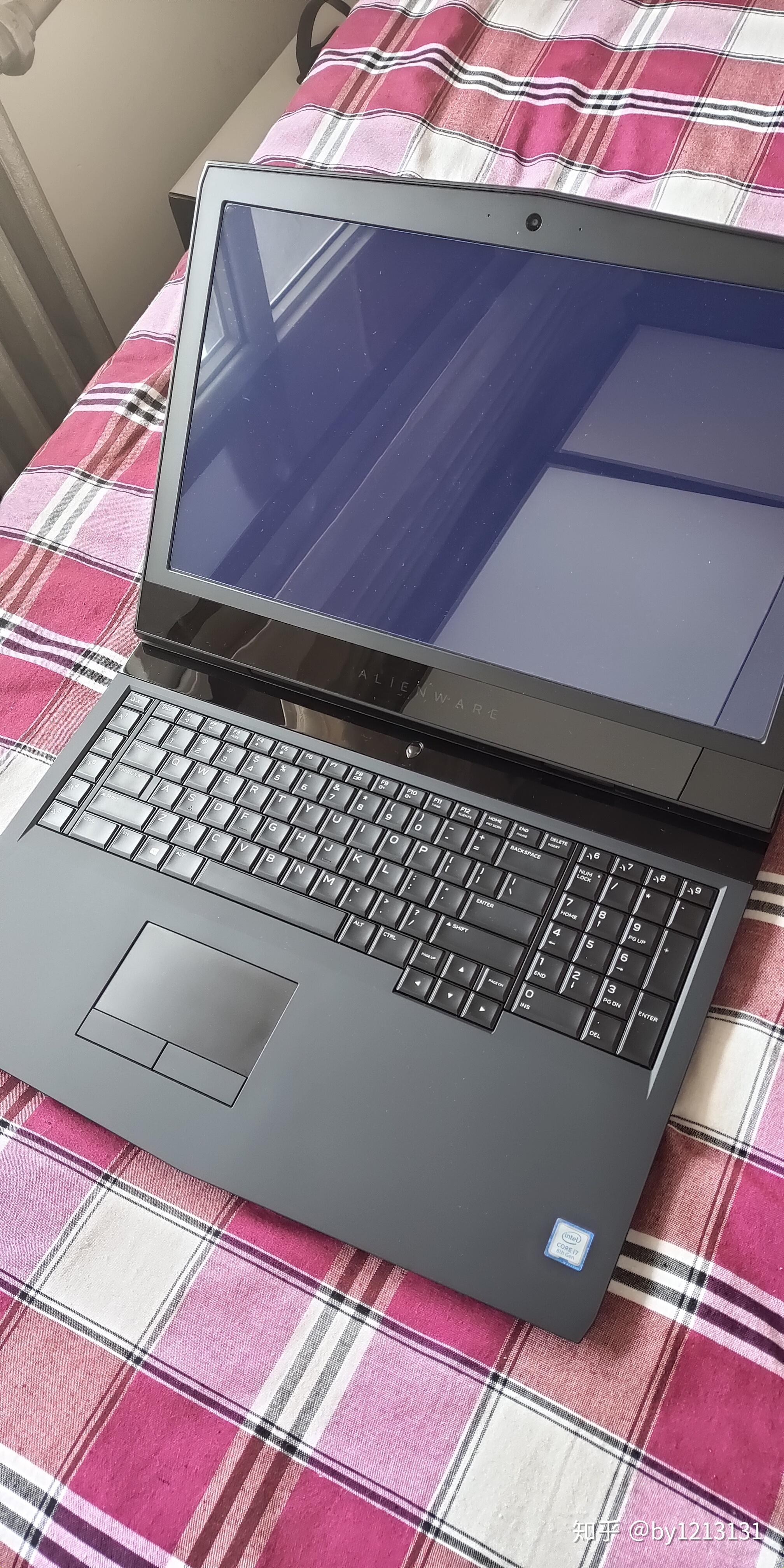 最争议的机皇:ALIENWARE 17R5