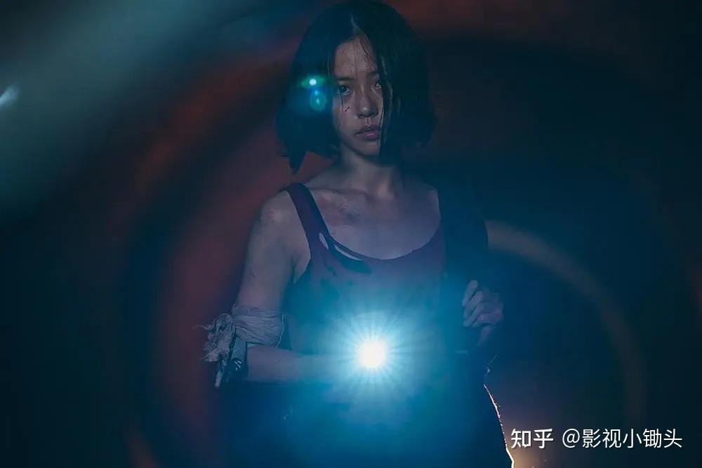 千万不要看个剧名就贸然去观看这部剧和剧名《甜蜜花园》真的是完全没