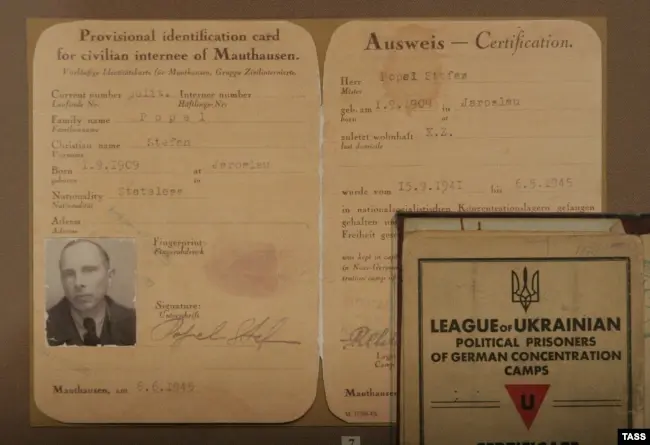 的时候,并不是非常严格的 communism 信徒,经过克格勃的反复工作之后