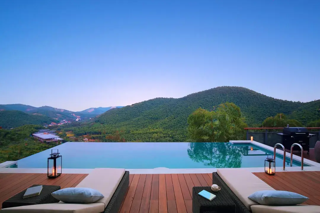 在山谷里长出来的绿奢度假村