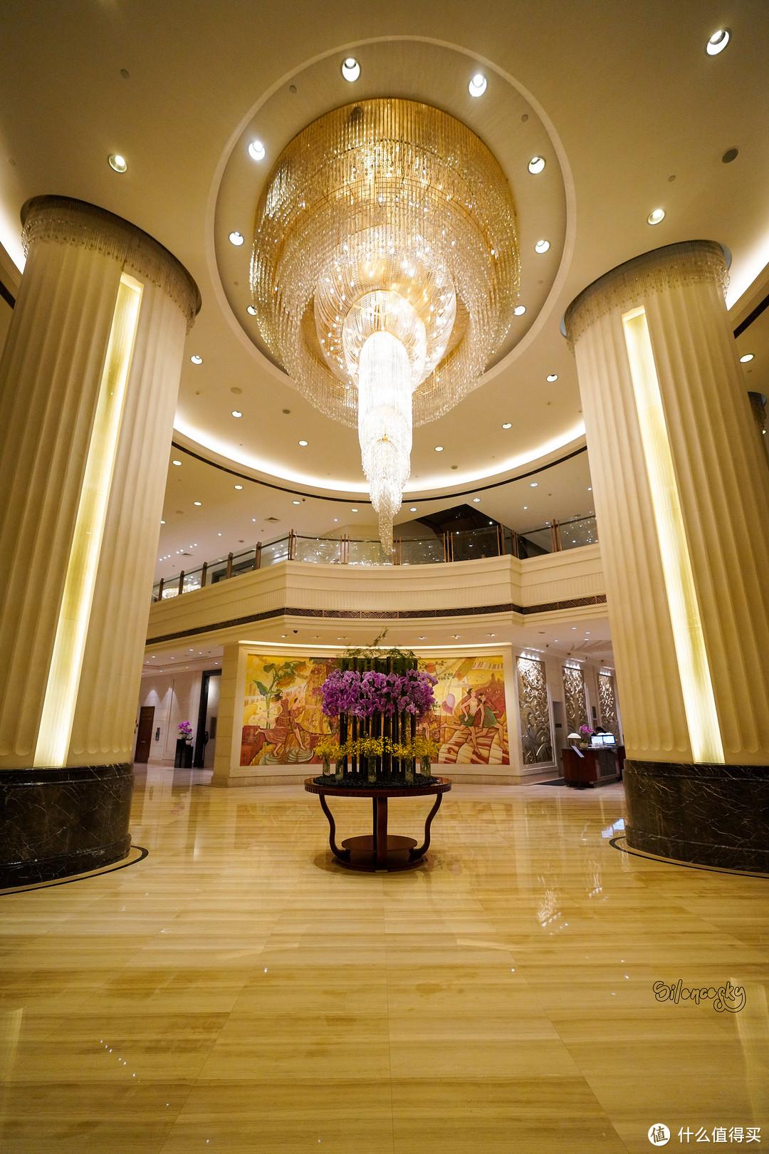秋水共长天一色,拥南昌最美江景!力高皇冠假日酒店 江景套房 入住体验