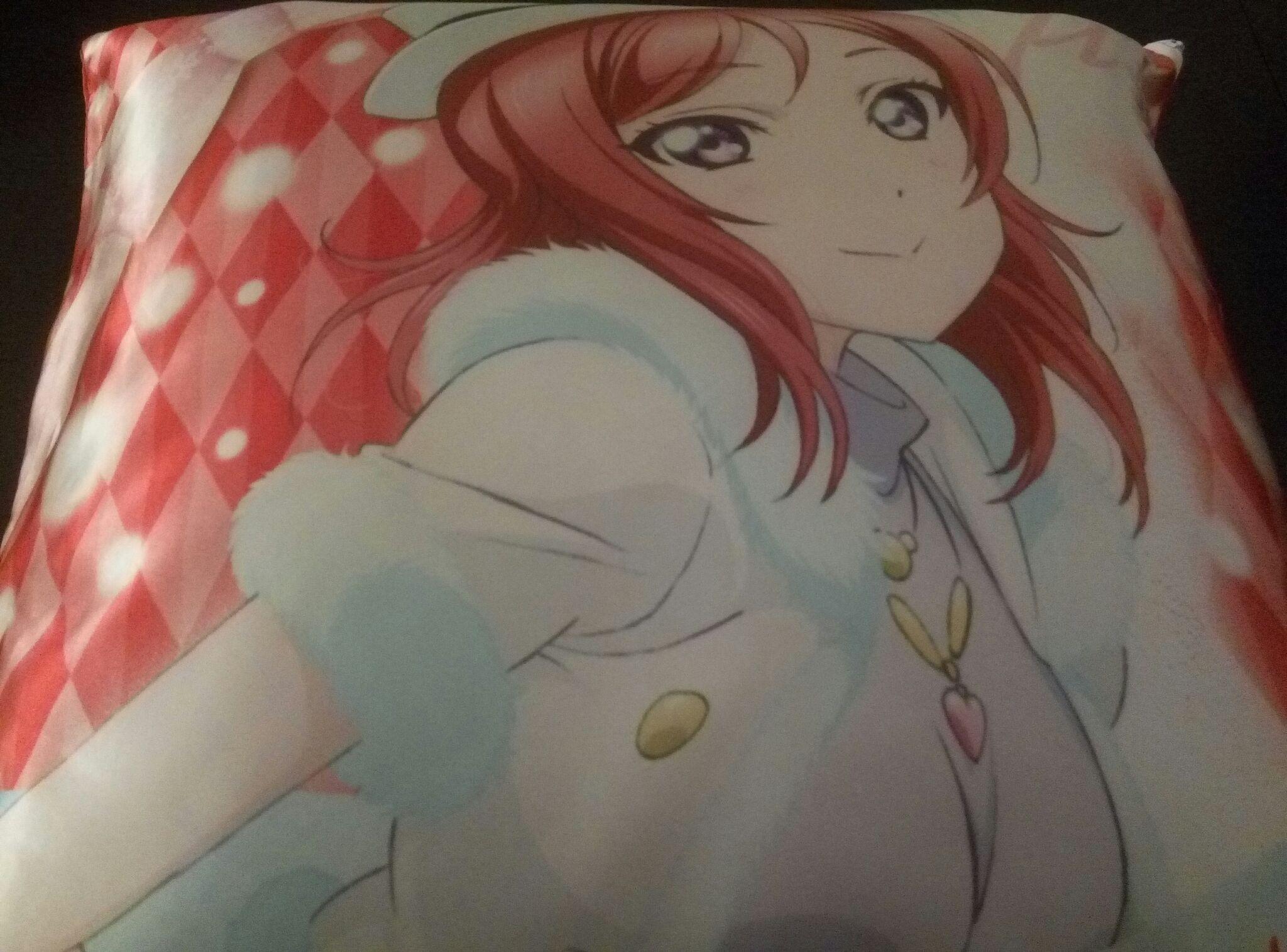 抱着 μ's 的大趴趴睡觉是什么感觉? - 我没带刀