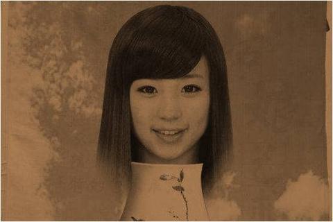 她还是婴儿时就被人狠心塞入花瓶,花瓶上长着个人头 www.zhihu.com