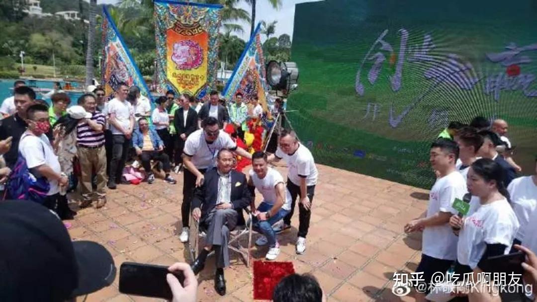 63岁香港影帝万梓良收徒 男星当众下跪拜师 - 知乎