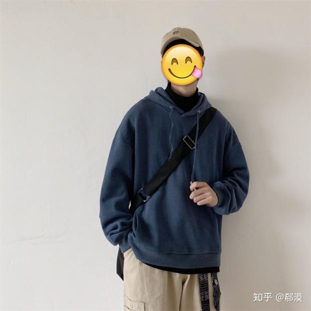 男士v领卫衣里边怎么搭_男士圆领卫衣裁剪图(2)