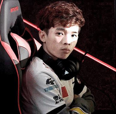 4am夏天这个吃鸡主播人称电竞吴彦祖其实却是