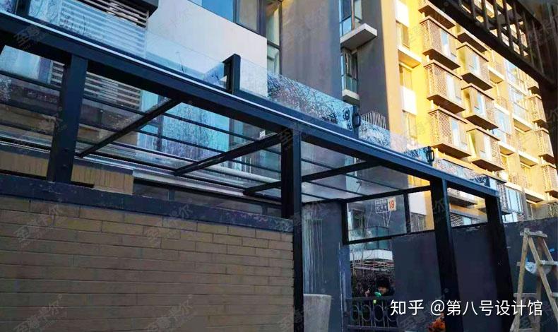 特殊的开合屋顶地下室楼梯出入口避免违建又遮风挡雨