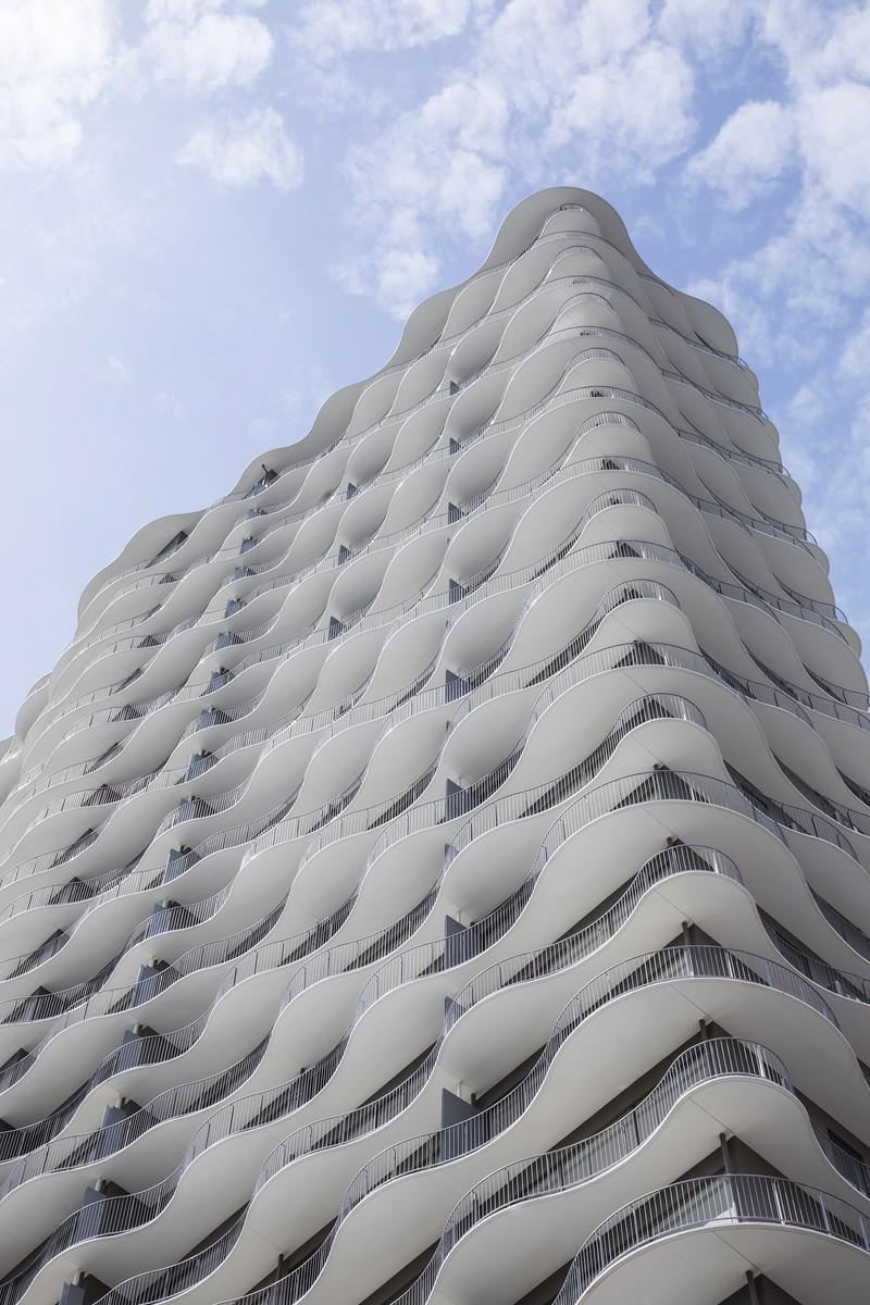 有机自然的曲线立面构成的水上雅居越南隈研吾建筑都市设计事务所