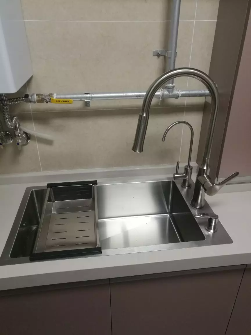 安装厨房水槽的施工流程