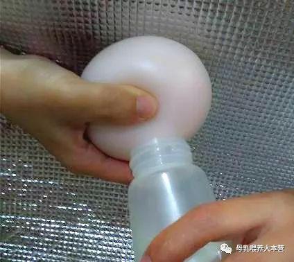 每次多挤奶30ml资深背奶老师用视频图片教你手挤奶