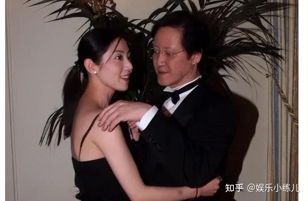 张敏在娱乐圈为何没人敢惹她的背后到底谁在支撑
