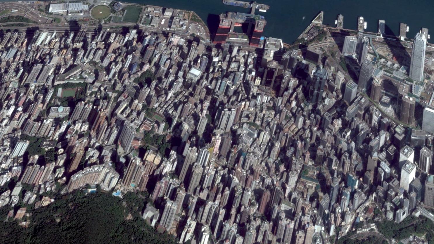 从卫星地图看深圳,山区真的很多,平地基本都被开发完了