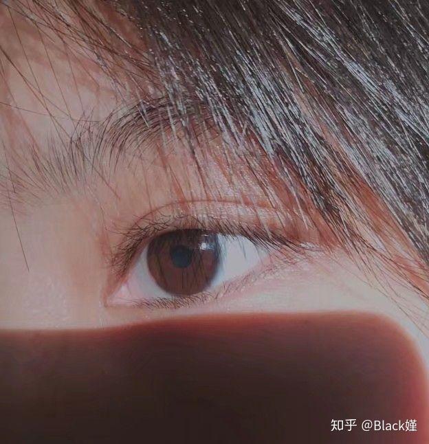 怎么眼睛拍好看自己自拍