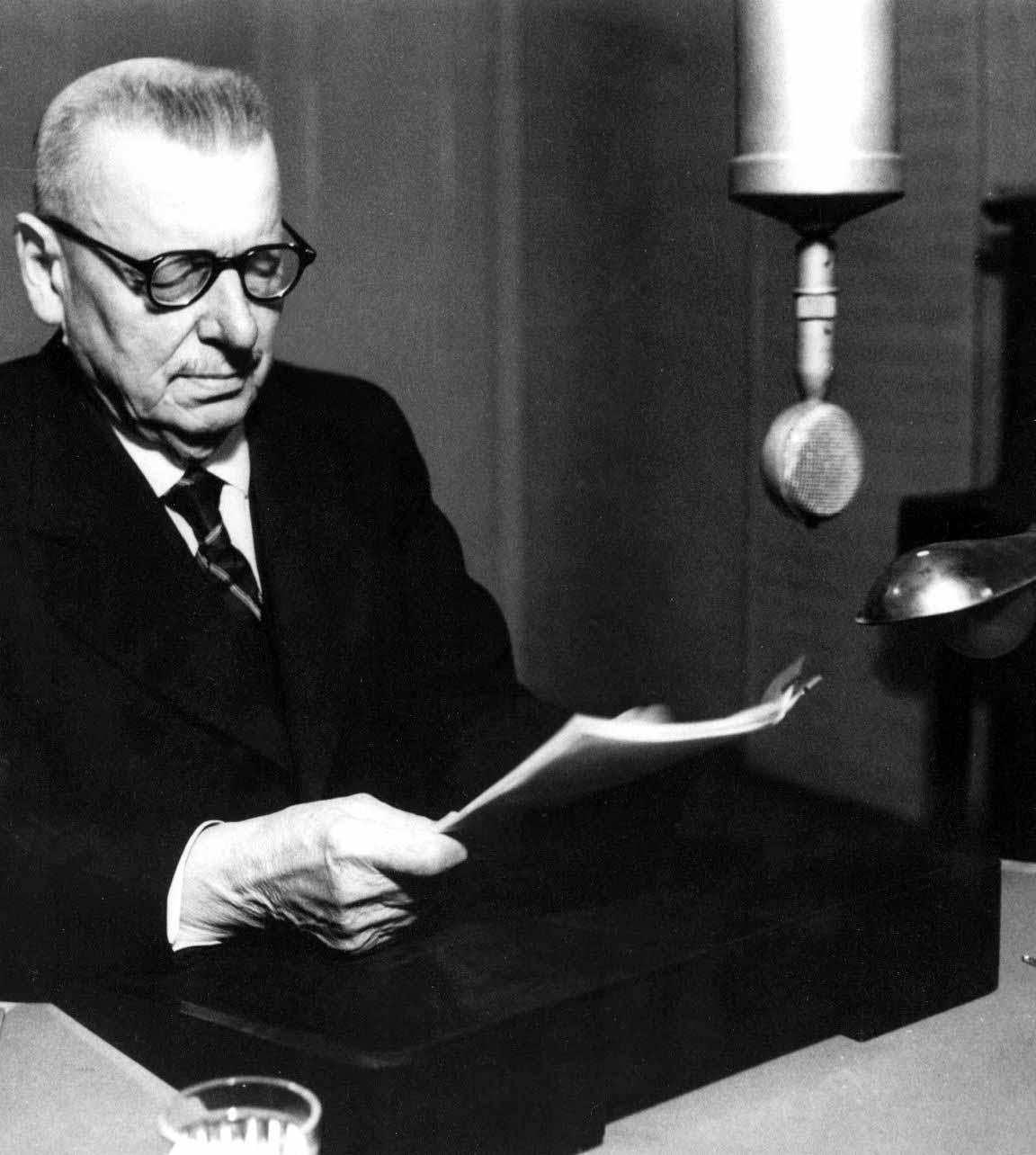 首相尤霍·库斯蒂·巴锡基维最后纪念精苏分子