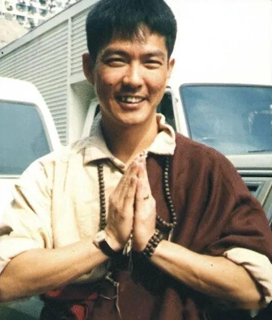 30亿身家!成龙探访后直呼:人生赢家!元彪豪宅变9平米小屋。 - 知乎