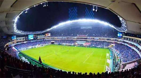 为什么中国足球职业联赛只能使用体育场而不想